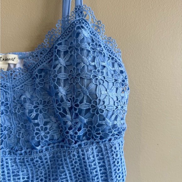 NEW Derek Heart Light Blue White Pink Floral Lace Top - Picture 3 of 8